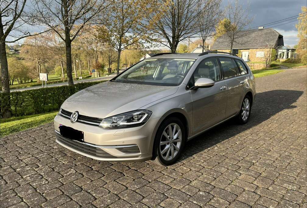 Volkswagen 2.0 TDI DSG  LED  Apple CarPlay  Massage