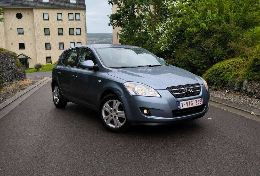 Kia Cee\'d 1.6 Turbo CRDi VGT EX