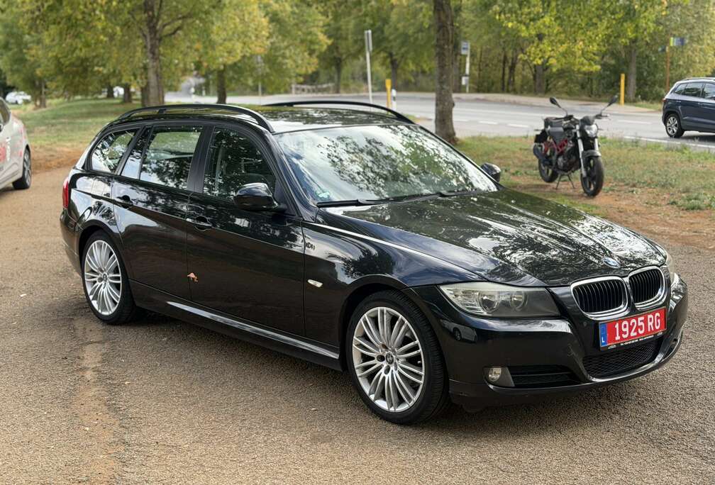 BMW Touring 320d xDrive 177 ch Sport Design A