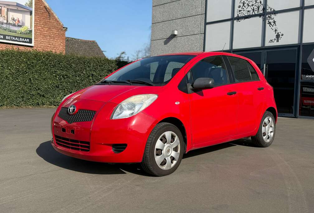 Toyota benzine Blanco gekeurd met 70 5ookm AIRCO