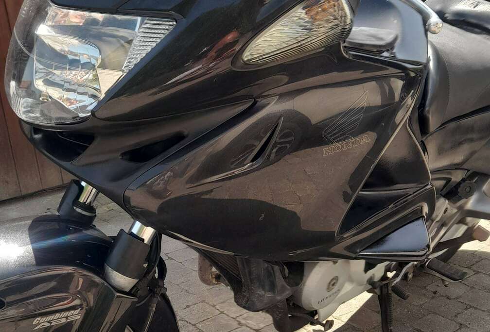 Honda Nt700