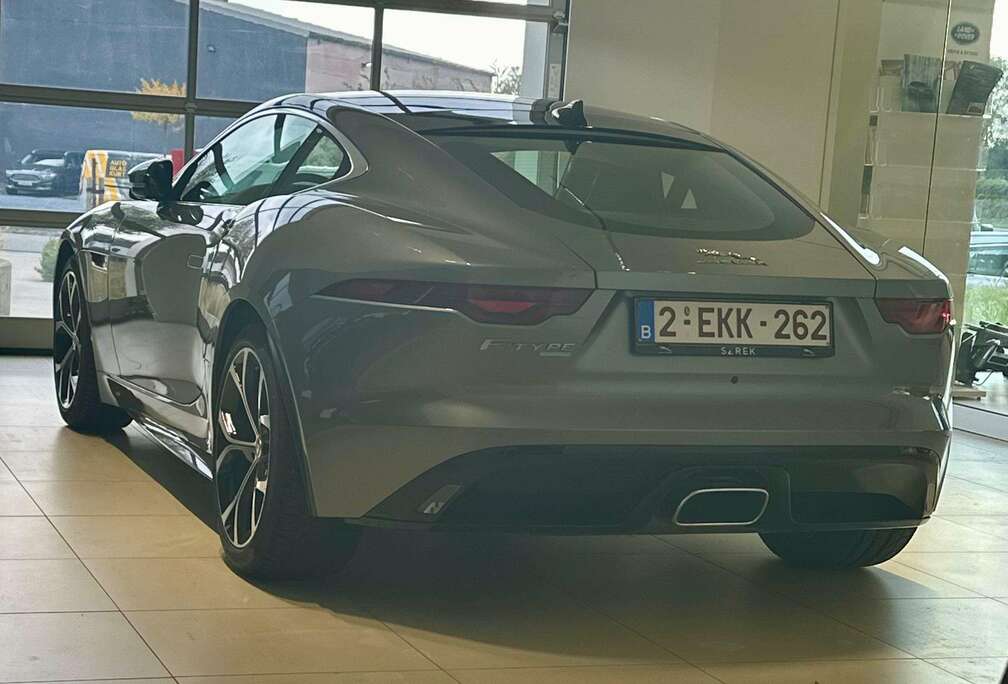 Jaguar F-Type Coupe 2.0 i4 P300 R-Dynamic