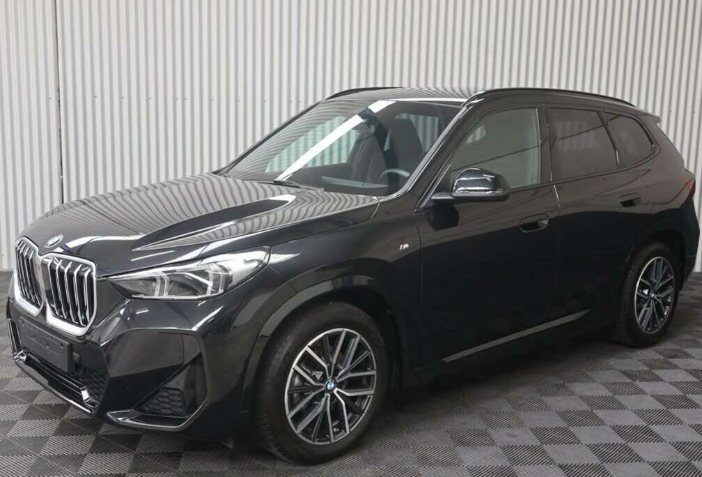 BMW sDrive 18i M-Pakket Automaat Pano Trekhaak Zetelverwarming