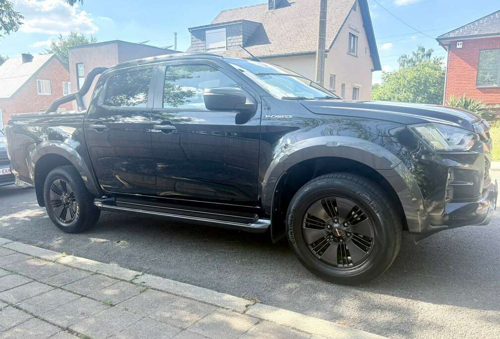 Isuzu Double Cab 4WD Autm. V-Cross