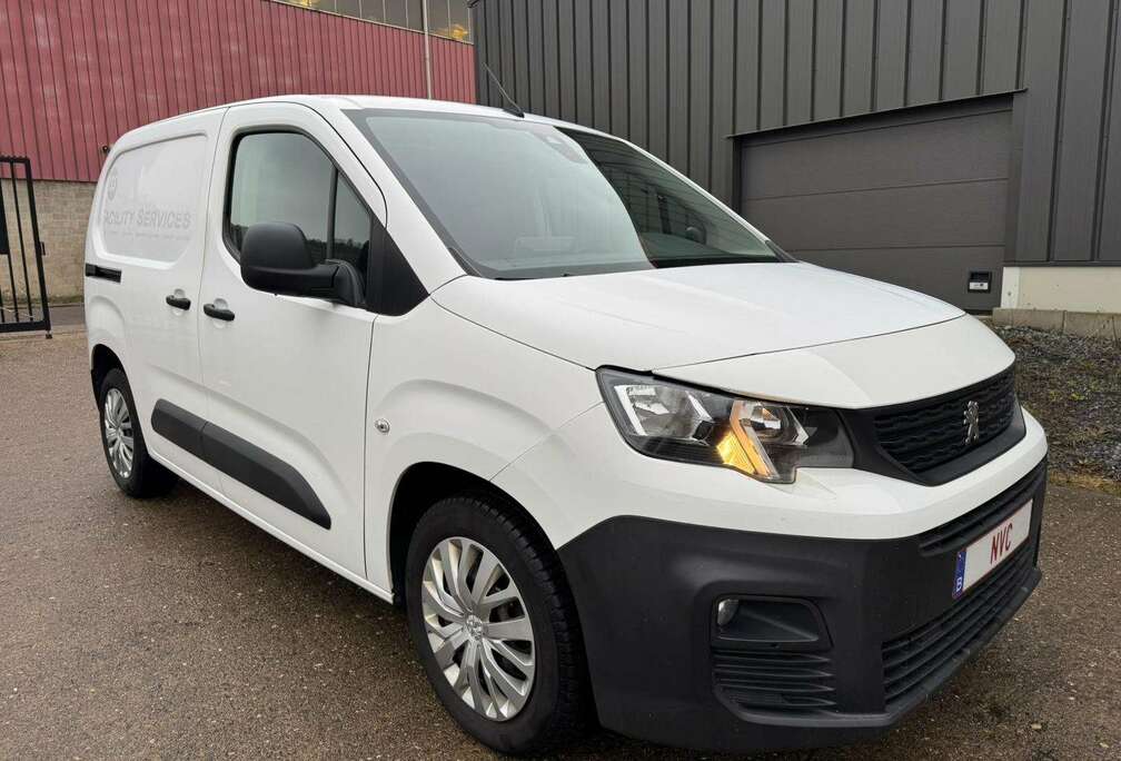 Peugeot 1.5HDI 100cv Sièges chauffants/Carplay/Line as