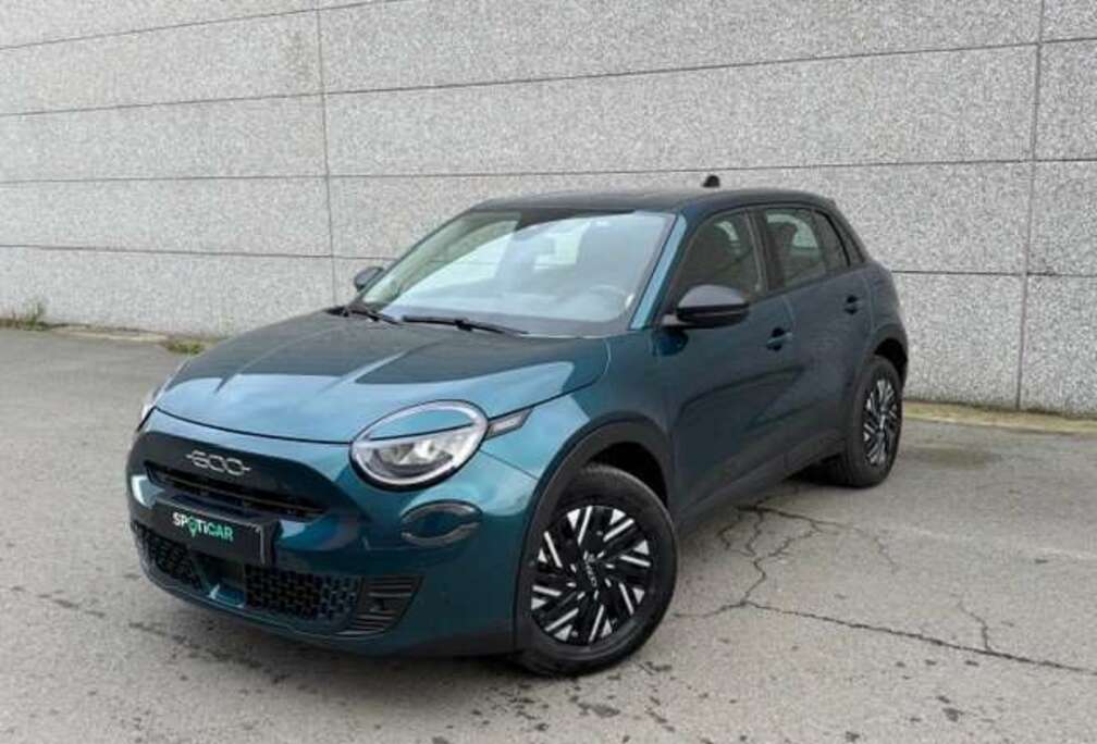 Fiat *CAR PLAY*CAMERA* 1.2 Benz/Hybr 136 pk