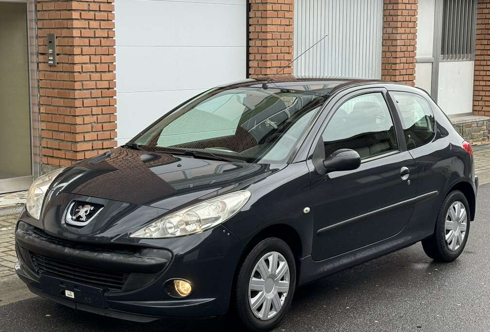 Peugeot 206+ 1.1i 136Km Airco Ct Ok Petit prix Carnet