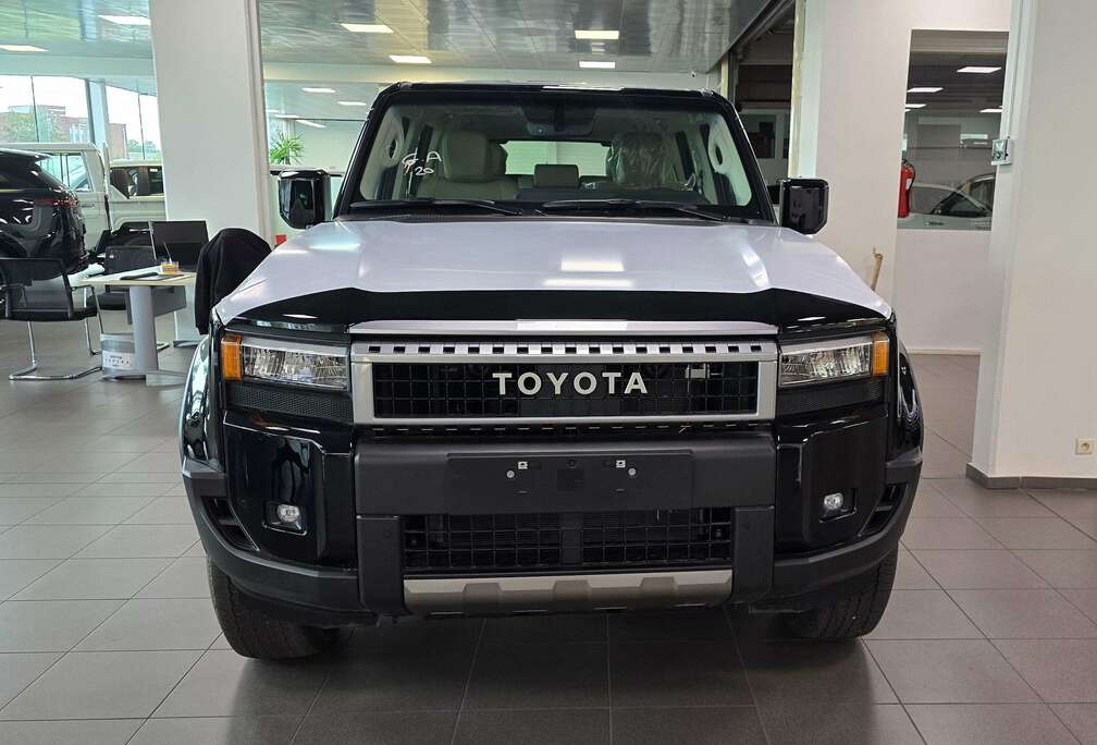 Toyota 2.8 L D VX LIMITED-EXPORT OUT EU ONLY