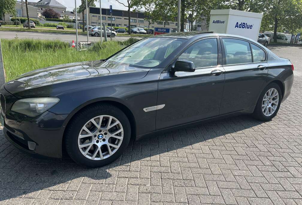 BMW 740iA