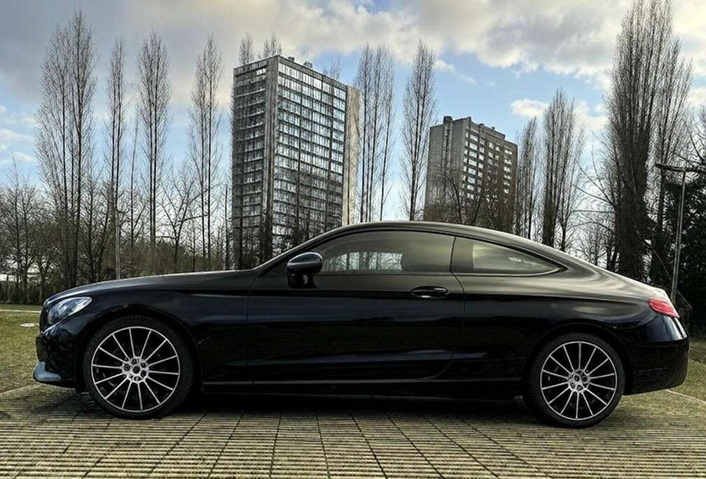 Mercedes-Benz  Coupé  Automaat  AMG-velgen