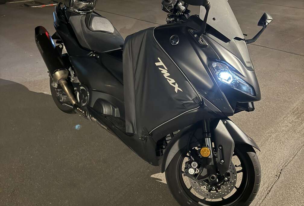 Akrapovic