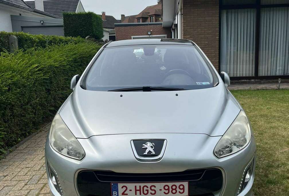 Peugeot 155 THP Automatik Allure