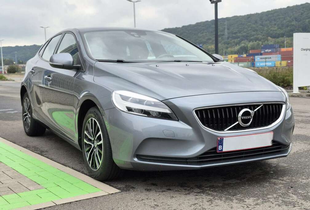 Volvo V40 Momentum BLACK EDITION KIT ETE/HIVER