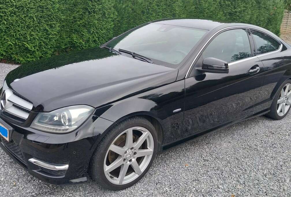 Mercedes-Benz C 220 CDI DPF Coupe (BlueEFFICIENCY) 7G-TRONIC