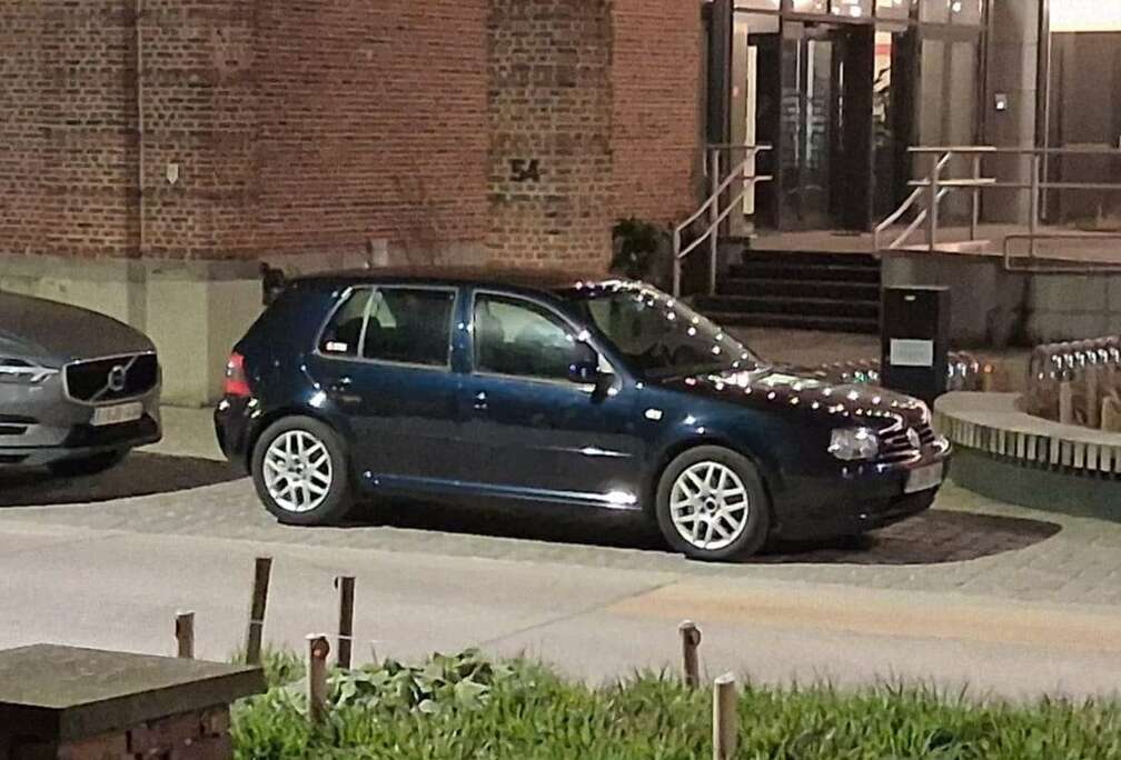 Volkswagen Golf 2.3 V5 Highline