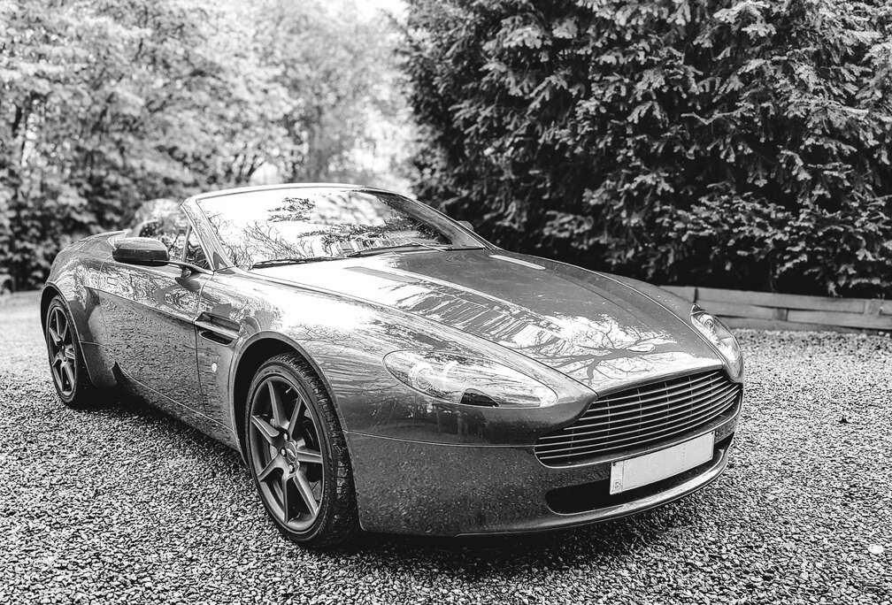 Aston Martin V8 Vantage Roadster