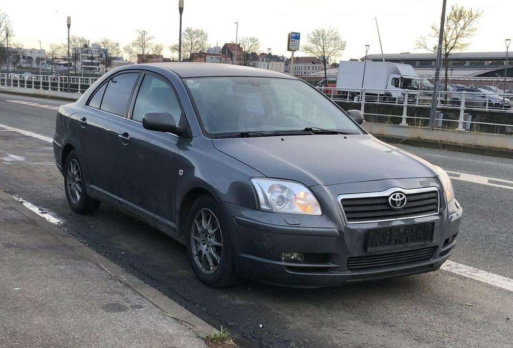 Toyota Avensis 2.0 Turbo D4D 16v Linea Sol