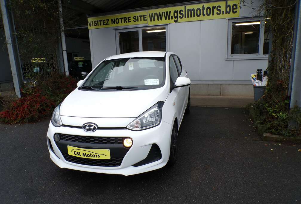 Hyundai 1.0i 67cv Blanc 06/18 92.940km Airco GPS Bluetooth