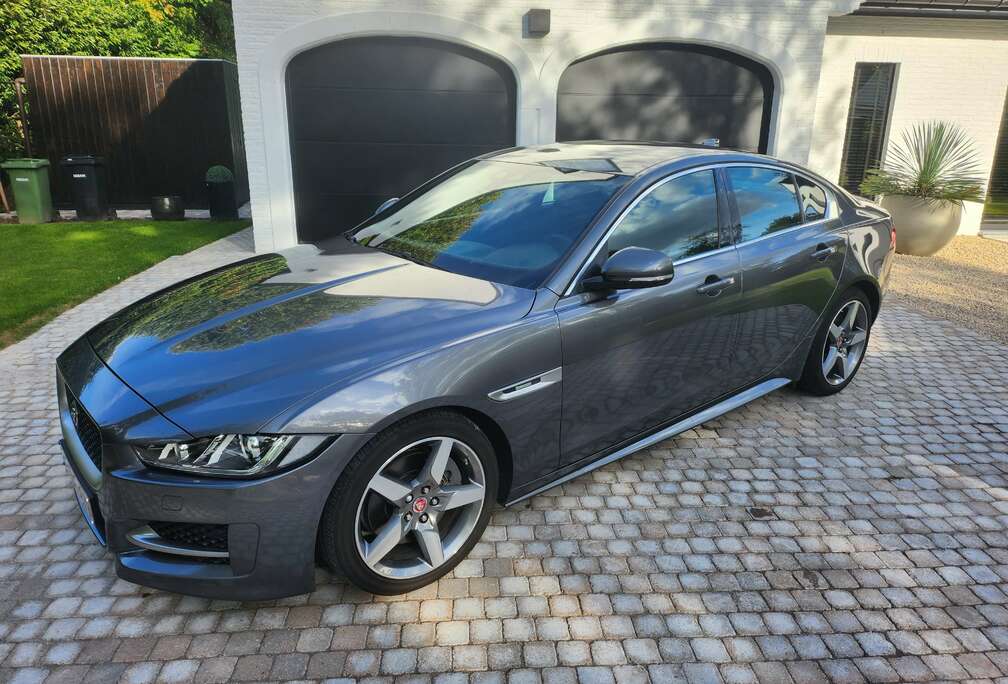 Jaguar XE+20t+R-Sport