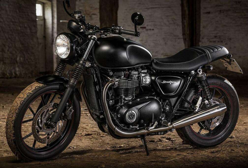 Triumph Unieke 900 Custom (Full Black)