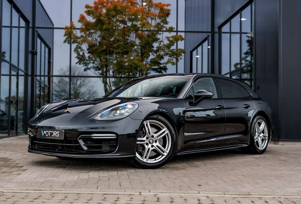 Porsche 4 E-Hybrid Sport Turismo - sportchrono - pano