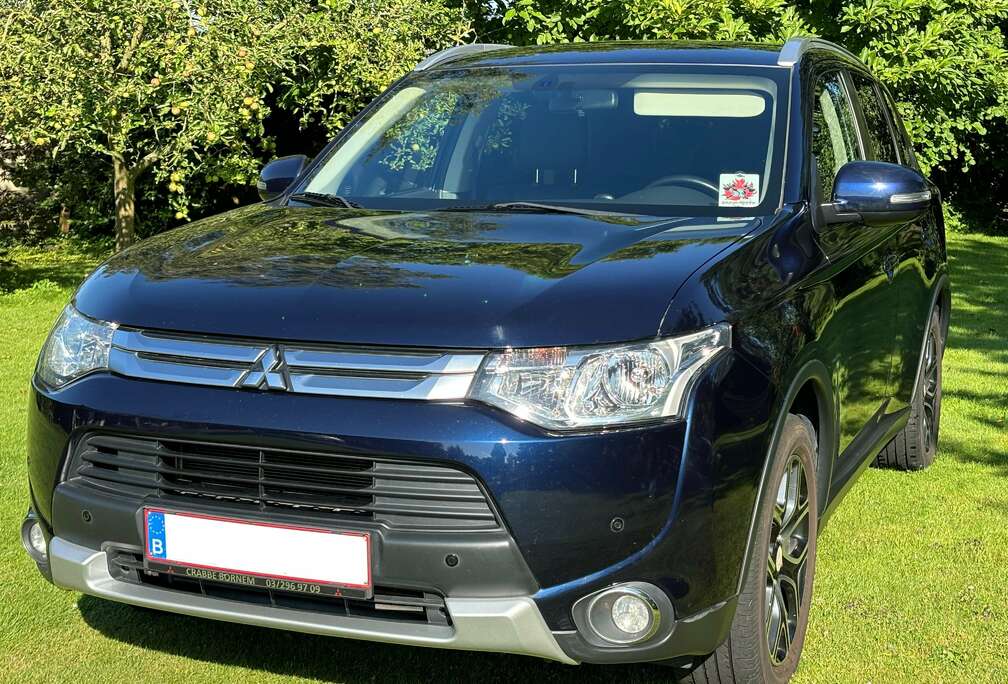 Mitsubishi Outlander 2.2 DI-D 4WD Top