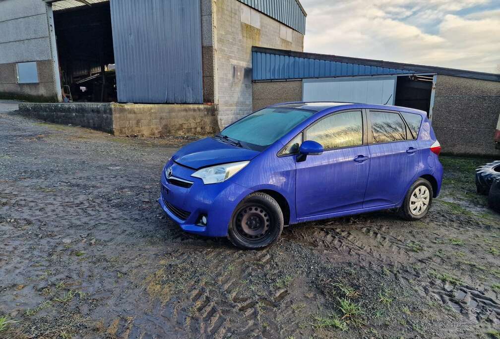 Toyota Verso S 1.4 D-4D Luna