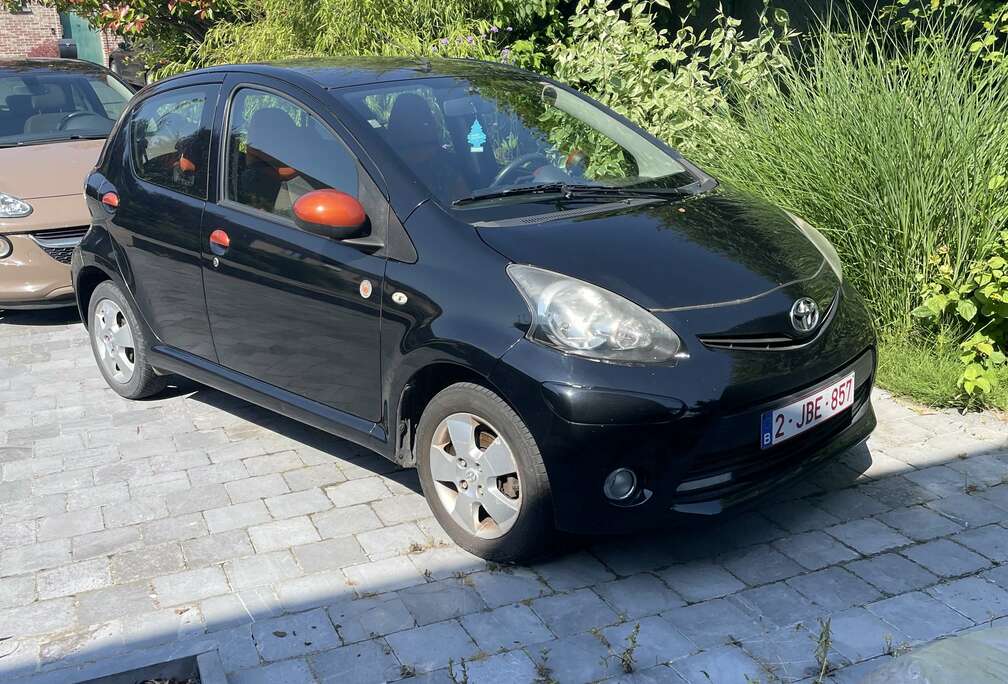 Toyota 1.0i Orange Spice