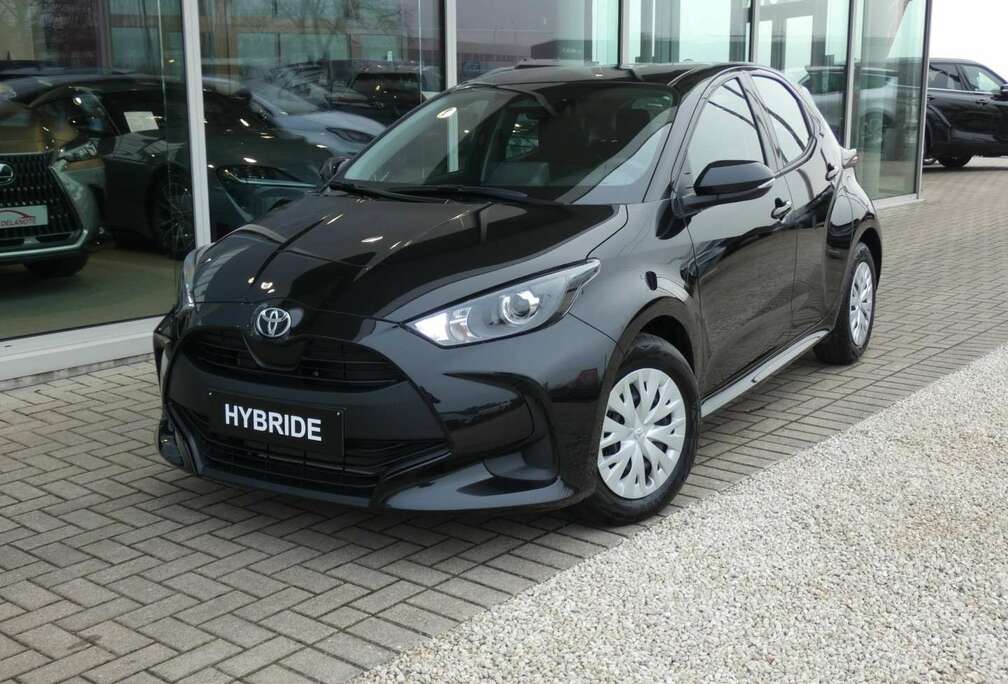 Toyota Hybrid Dynamic +Apple carplay +Android auto 2810KM