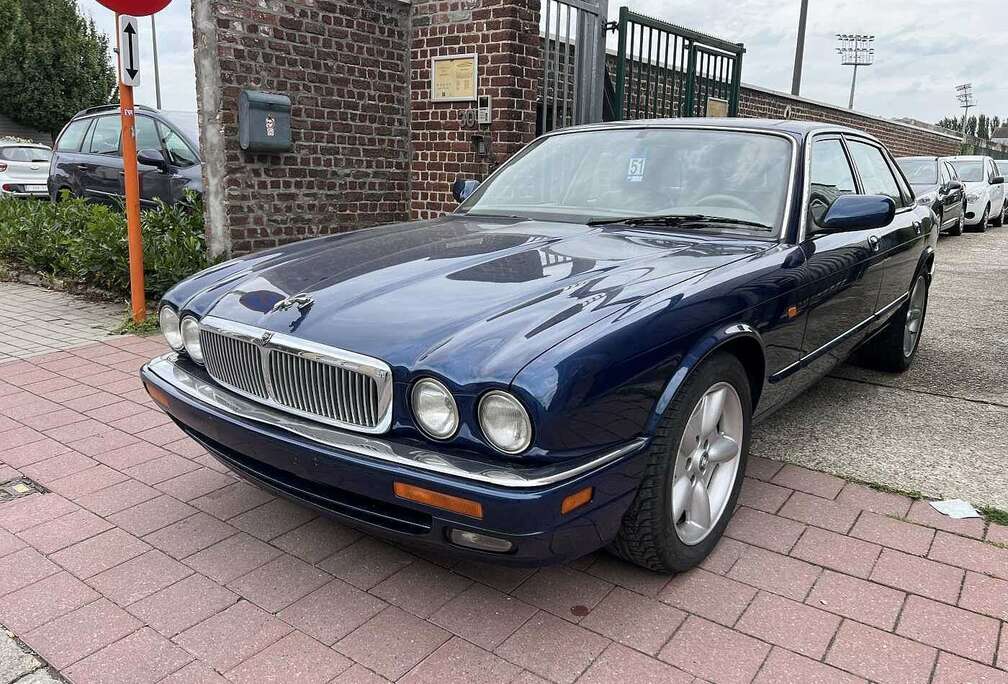 Jaguar EXECUTIVE 3,2 I MET 200DKM