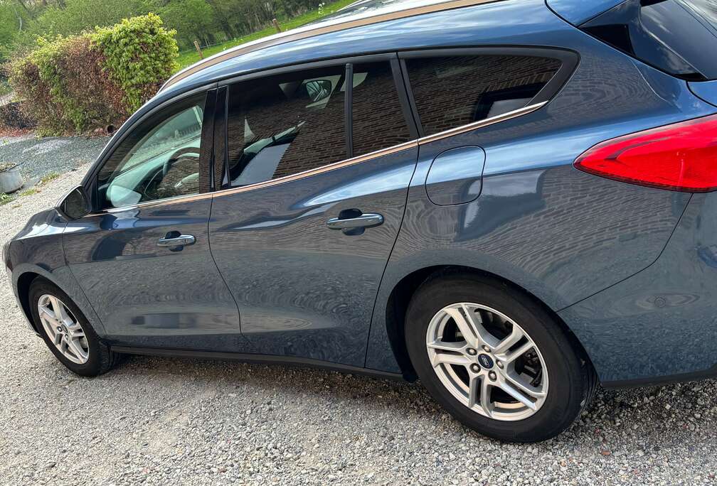 Ford Focus 1.0 EcoBoost MHEV Titanium X