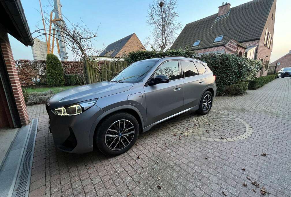 BMW X1 PHEV 1.5iA xDrive25e (180 kW)