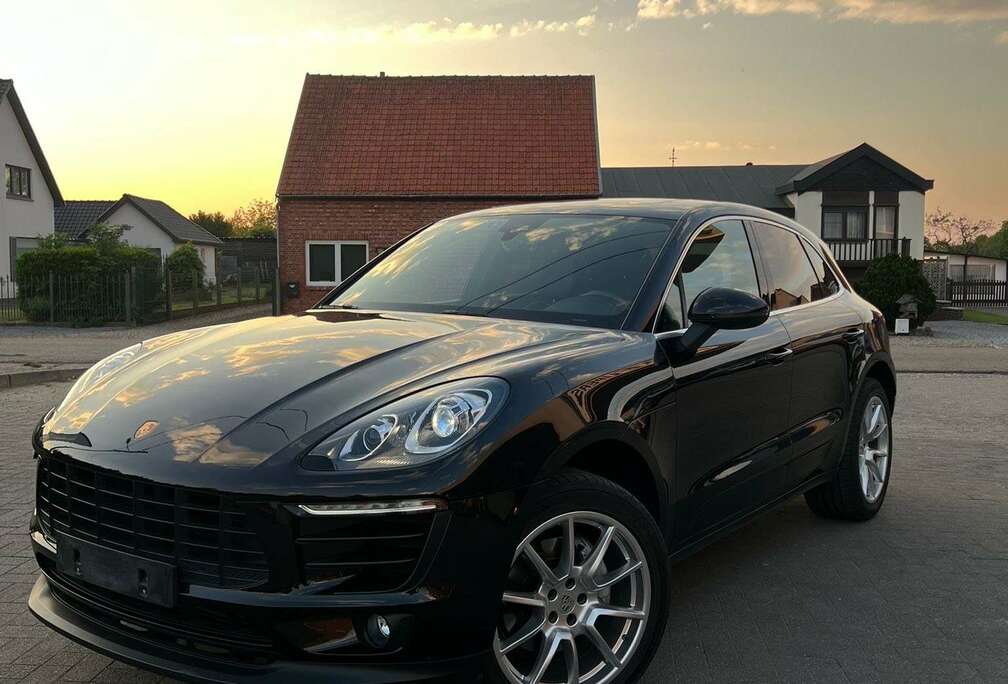 Porsche Porsche Macan Turbo 2018 2.0 Benzine Sportpakket