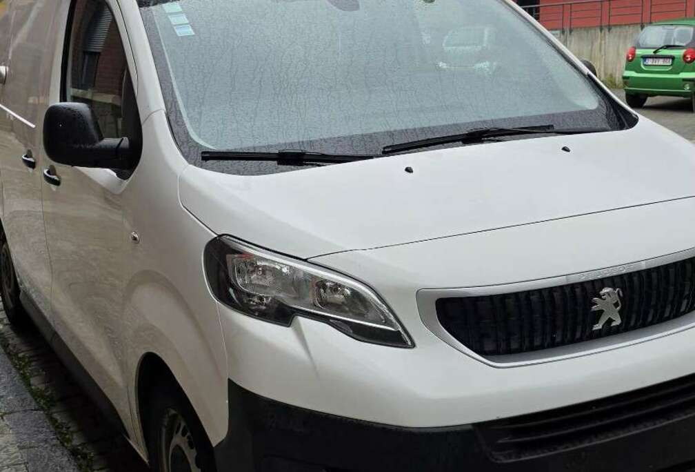 Peugeot 1.6 BlueHDi L1 Compact Pro S&S