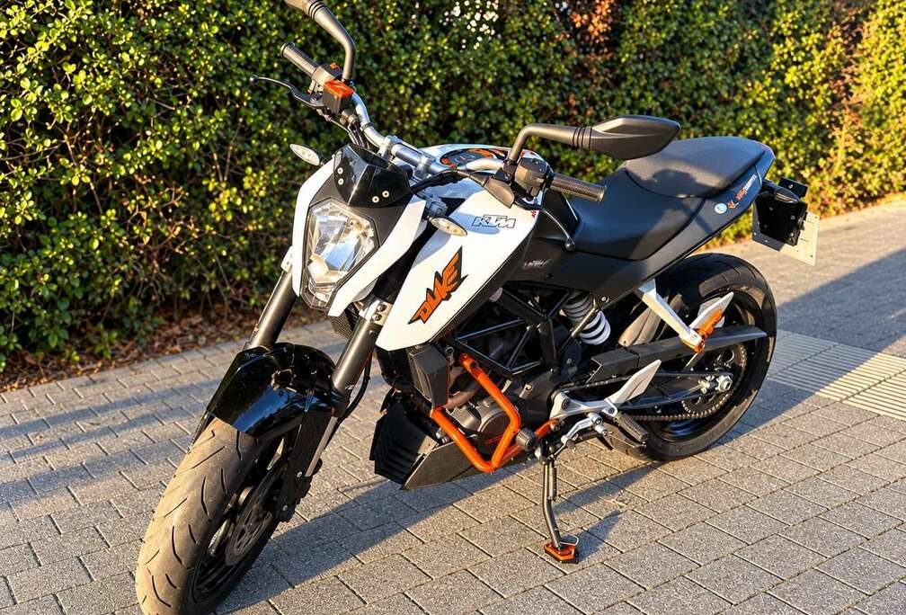 KTM Duke 125 – 2014 – 30.595 km