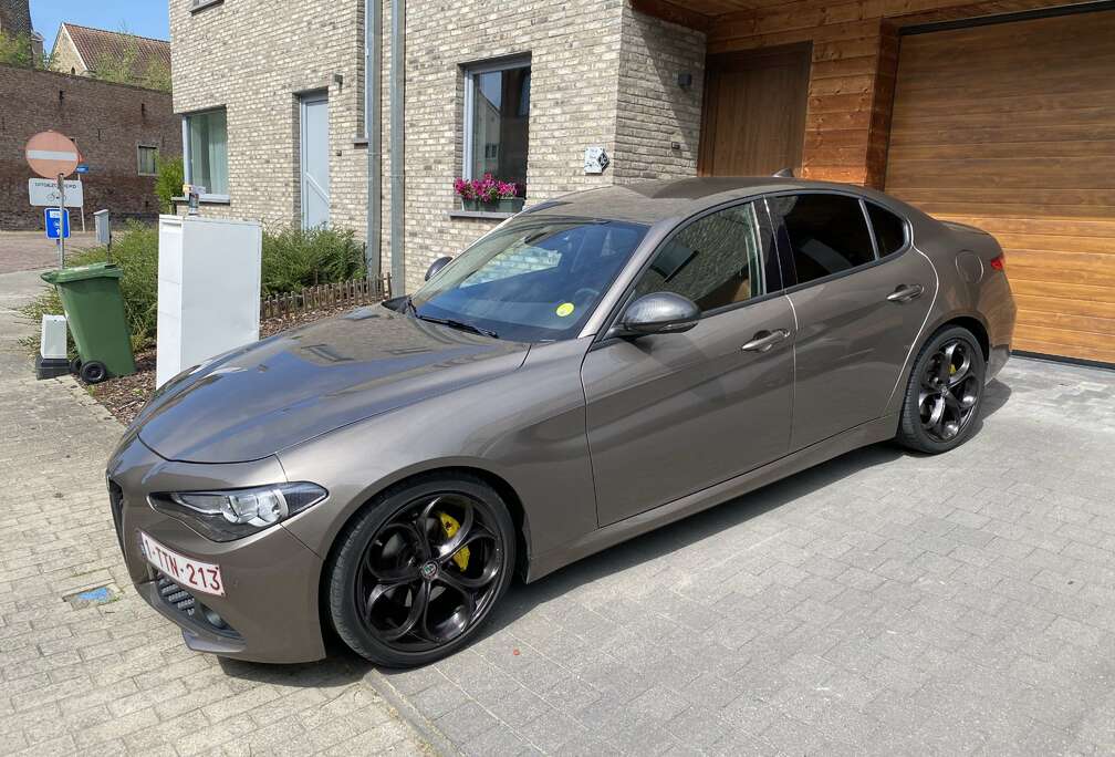 Alfa Romeo 2.2 Diesel AT8