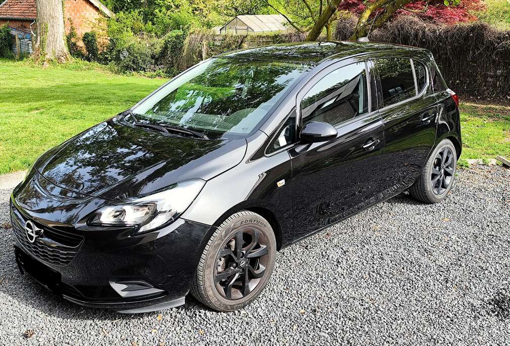 Opel Corsa 1.2i Black Edition