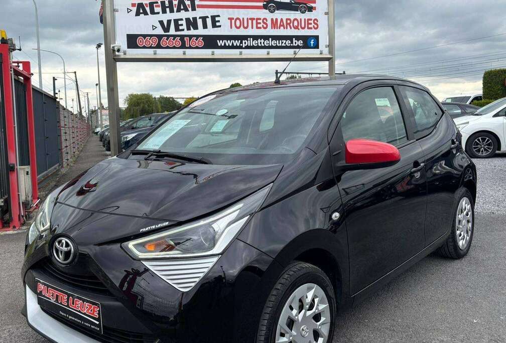 Toyota x-play 2 /FAIBLE KM/ EURO6D/CAMERA/CARPLAy
