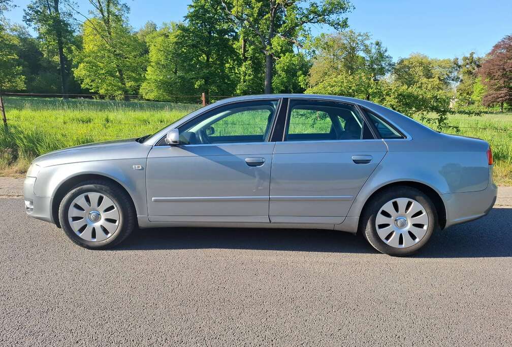 Audi A4 2.0i 20v Full Options