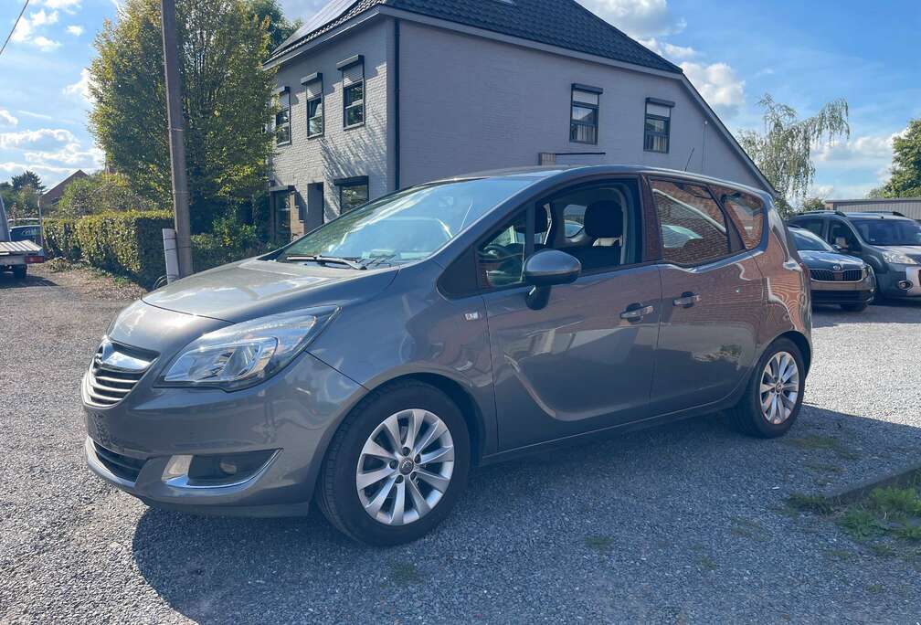 Opel 1.4i Benzine,Airco,Gps,Sensoren,Cruise,57.000km.!