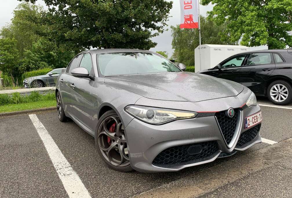 Alfa Romeo 2.2 Diesel AT8-Q4 Veloce