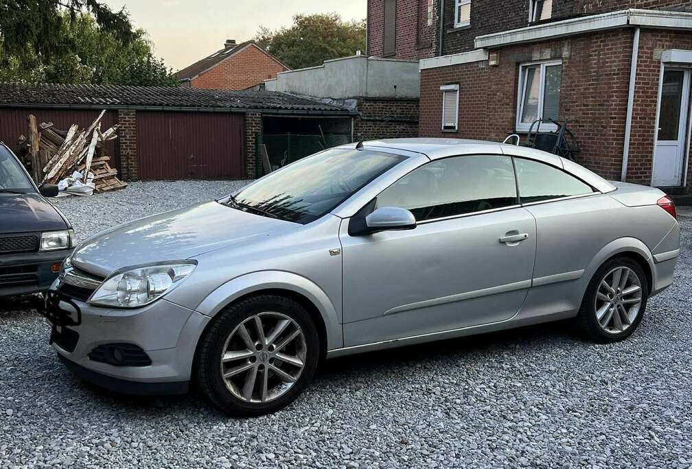 Opel Astra TwinTop 1.9 CDTi Cosmo FAP