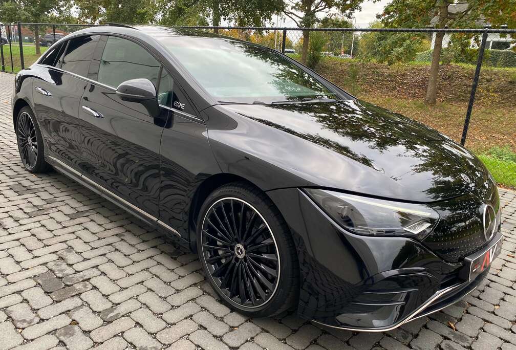 Mercedes-Benz AMG & NIGHT LUCHTVERING - HYPERSCREEN