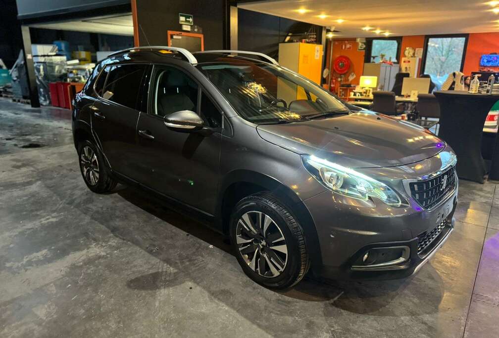 Peugeot 1.2 - A/C - NAVI - MEDIA/TEL - LIM/REG -PANO