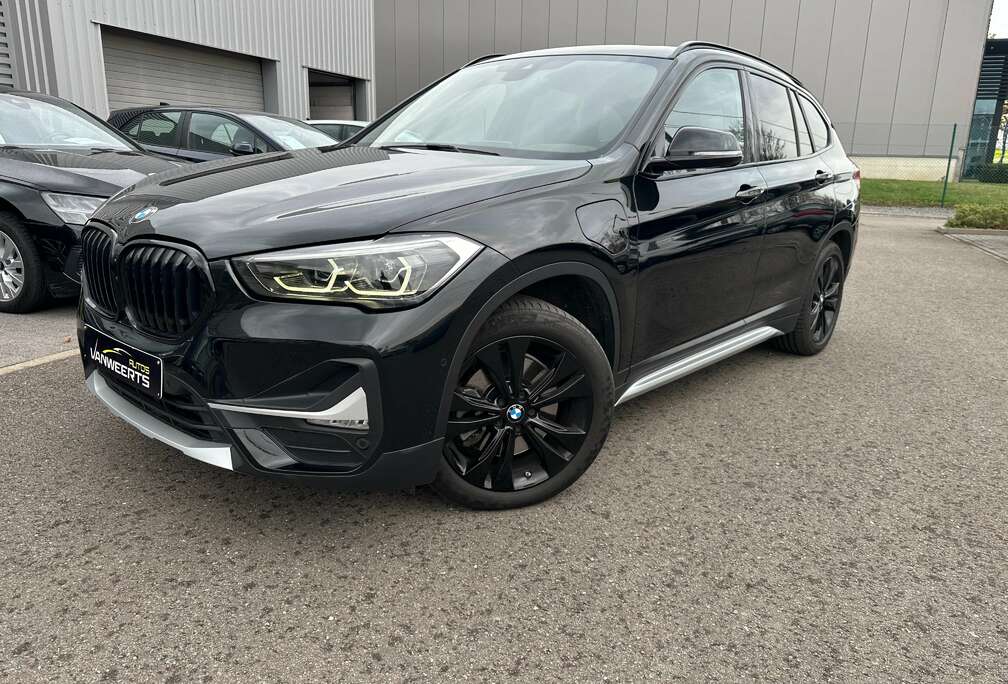 BMW xDrive25e Sport Line, plug-in hybride, PANO/LED