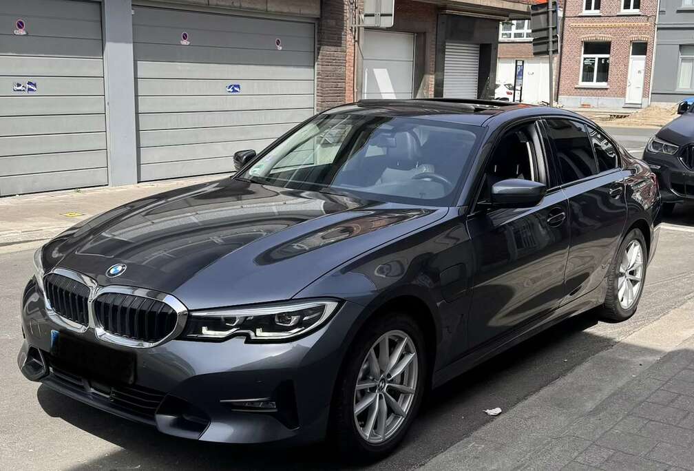 BMW BMW 330e 2020
