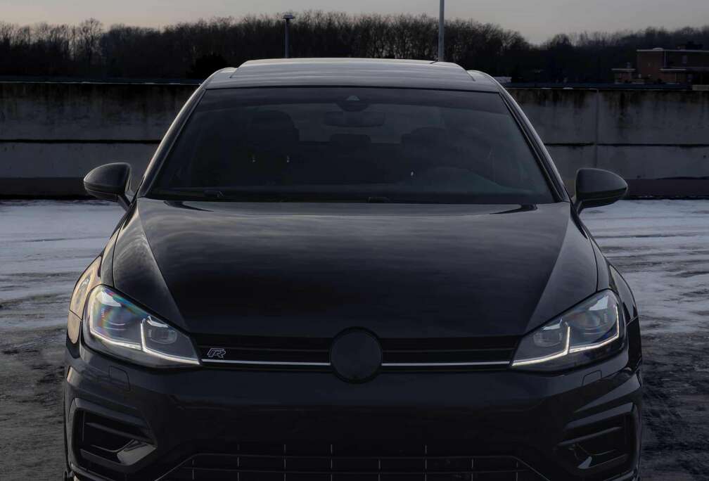 Volkswagen 7.5R Akrapovic