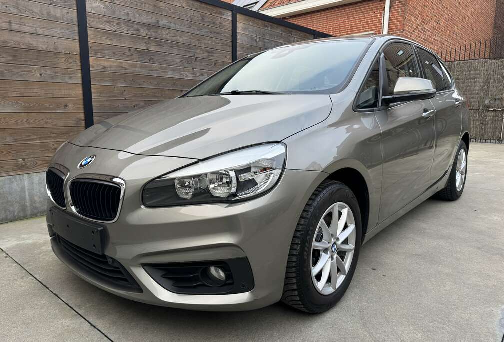 BMW 216d Active Tourer Afneembare Trekhaak / GPS / PDC