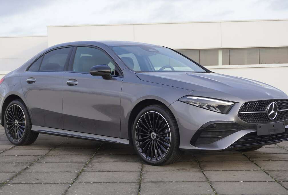 Mercedes-Benz e LIMO AMG/ACHTERUITRIJCAM/NIGHTPAK/19\