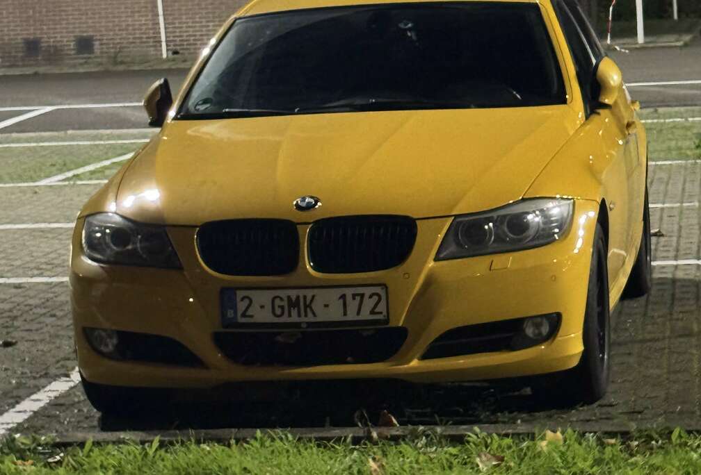 BMW 320i